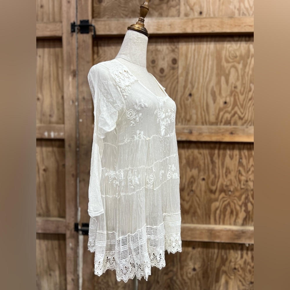 TEMPO PARIS Embroidered Crochet Peasant Boho Blouse Tunic Top Overlay